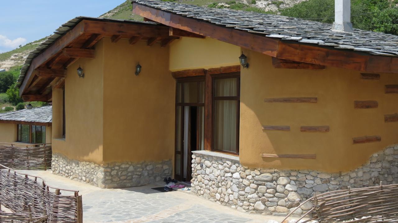 Eco Village Under The Cliffs Ilindentsi Exterior foto